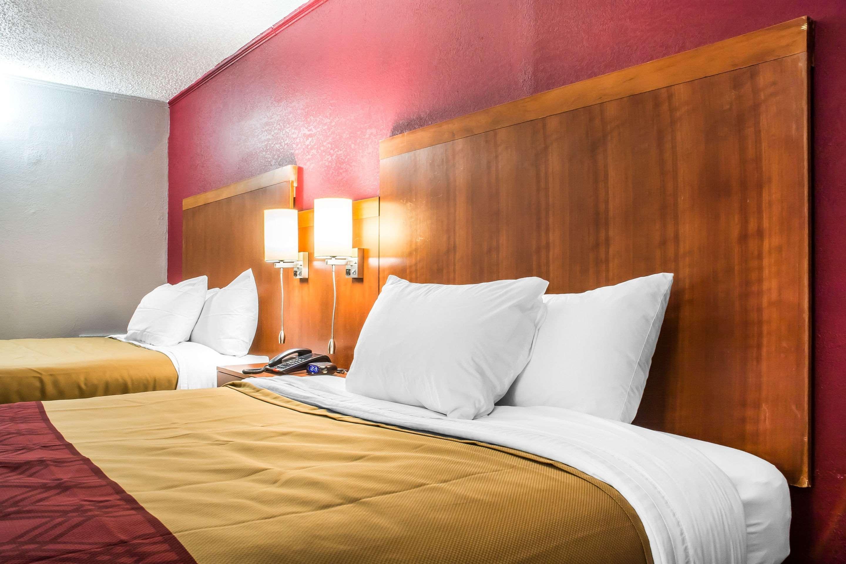 Econo Lodge Brockport Exterior foto